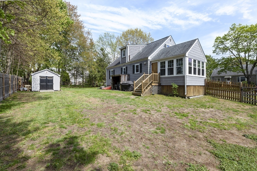 17 Melvern Rd, Abington, MA Photo #3