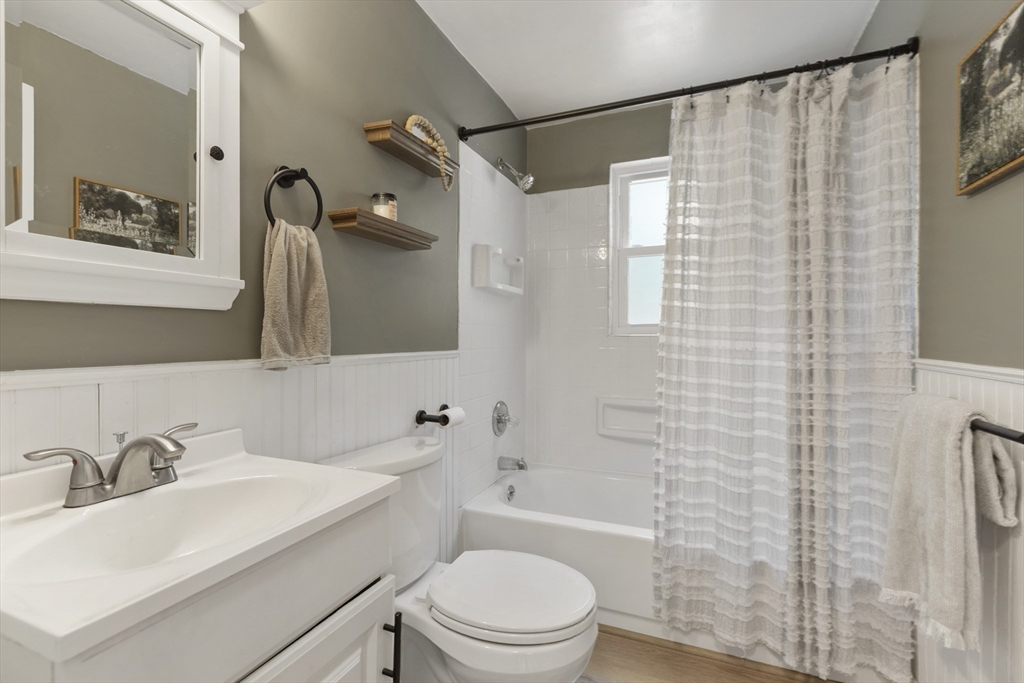 17 Melvern Rd, Abington, MA Photo #18