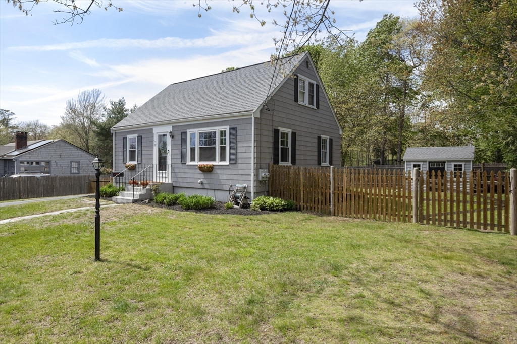 17 Melvern Rd, Abington, MA Photo #2