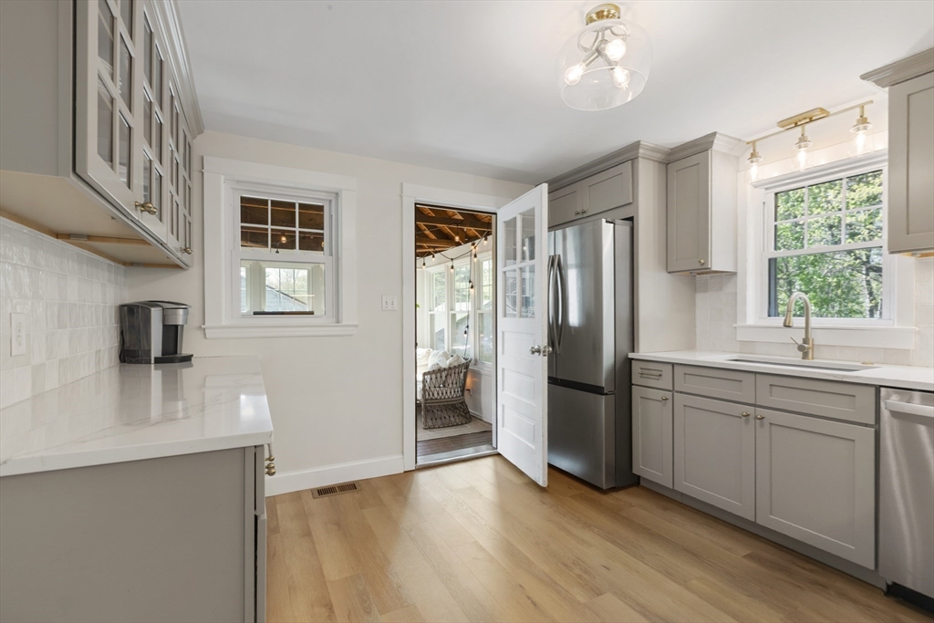 17 Melvern Rd, Abington, MA Photo #9