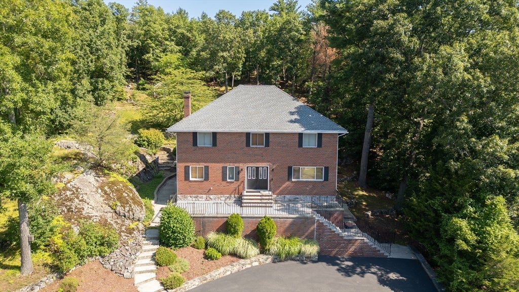 12 Parkway Dr