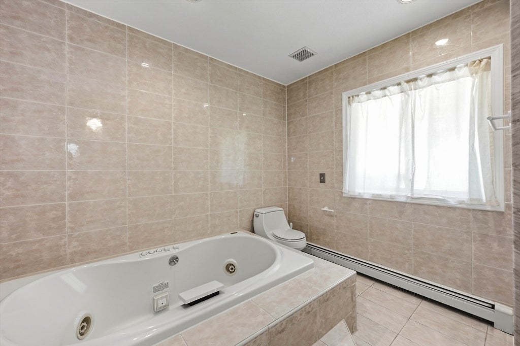 12 Parkway Dr, Saugus, MA, 12 Parkway Dr, Saugus, MA Photo #33