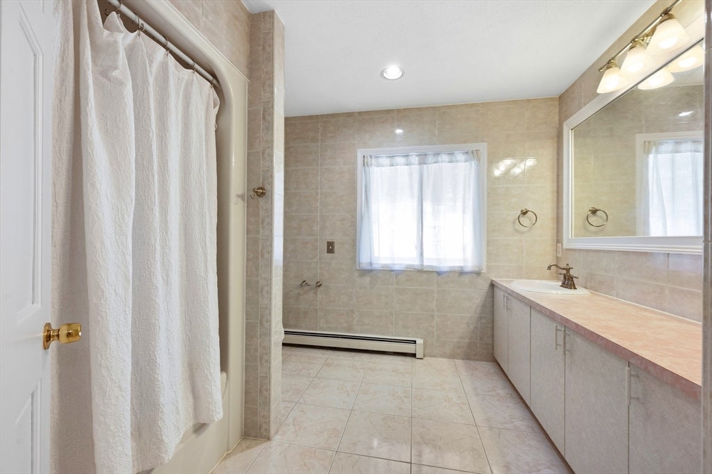 12 Parkway Dr, Saugus, MA, 12 Parkway Dr, Saugus, MA Photo #38
