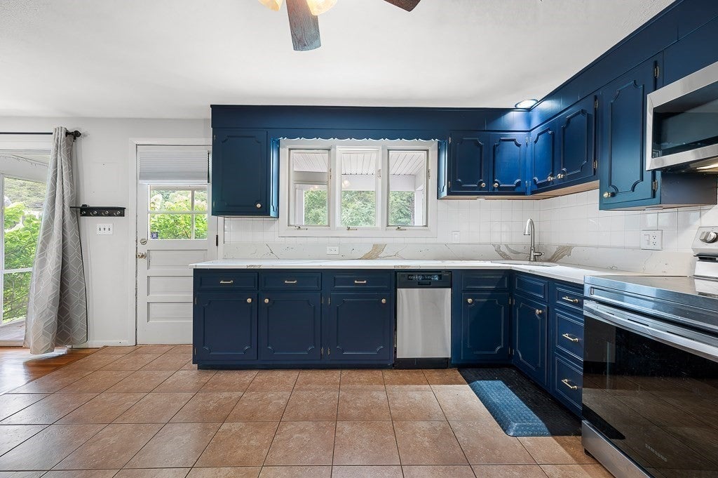 36 Roman Dr, Shrewsbury, MA Photo #6