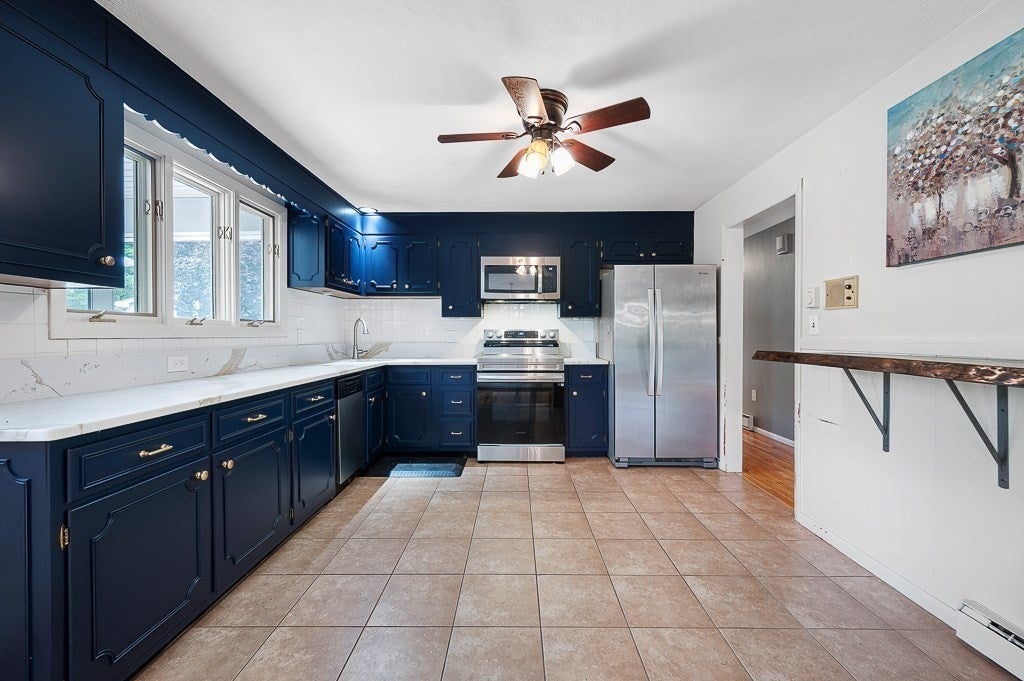 36 Roman Dr