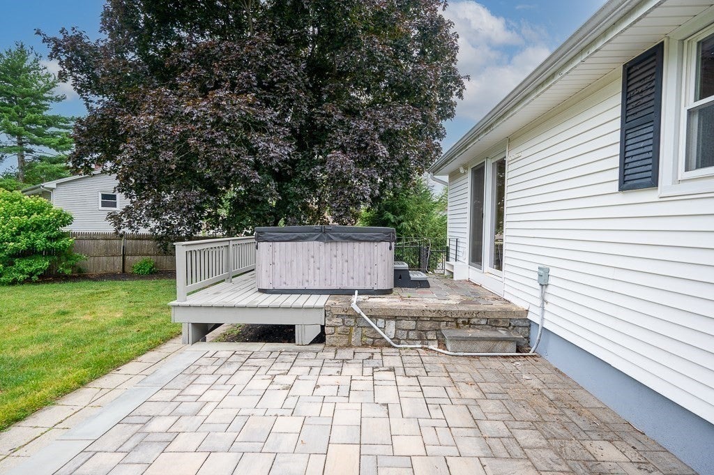 36 Roman Dr, Shrewsbury, MA Photo #24