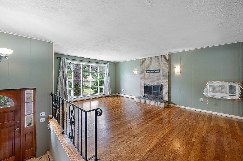 36 Roman Dr