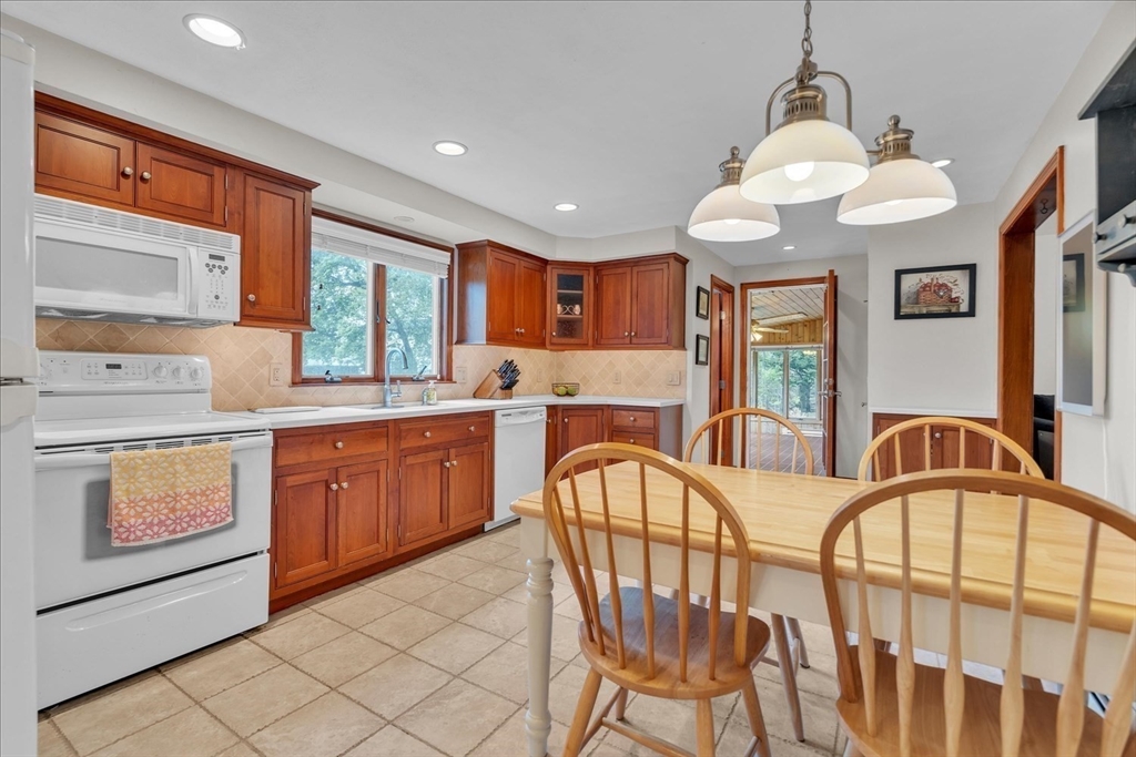 21 Edgewood Road, Seekonk, MA Photo #18