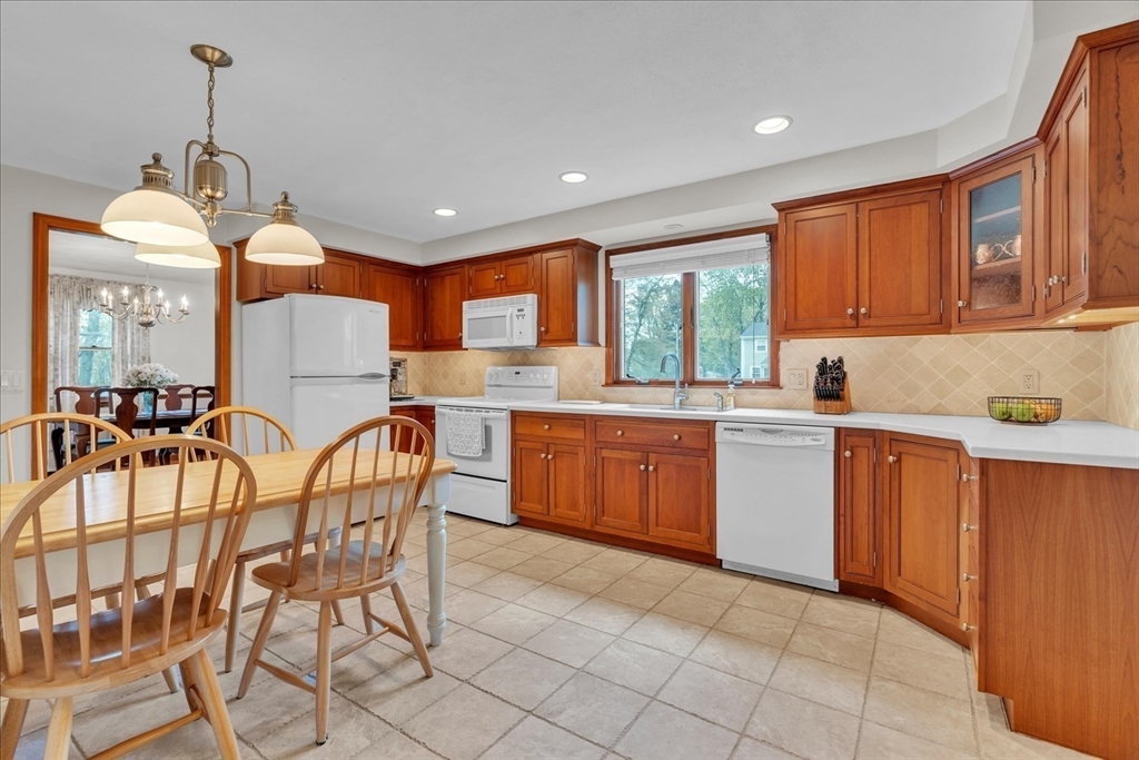 21 Edgewood Road, Seekonk, MA Photo #17