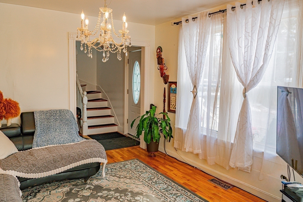 1 Rhodes St, Saugus, MA Photo #4