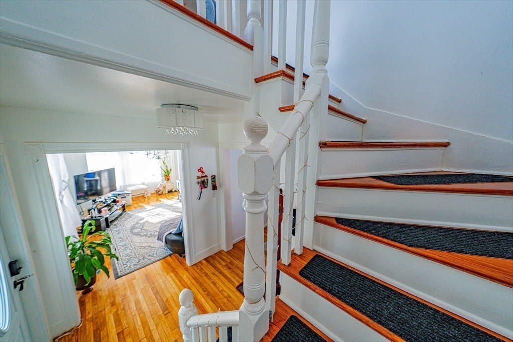 1 Rhodes St, Saugus, MA Photo #18