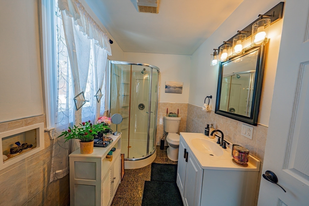 1 Rhodes St, Saugus, MA Photo #12
