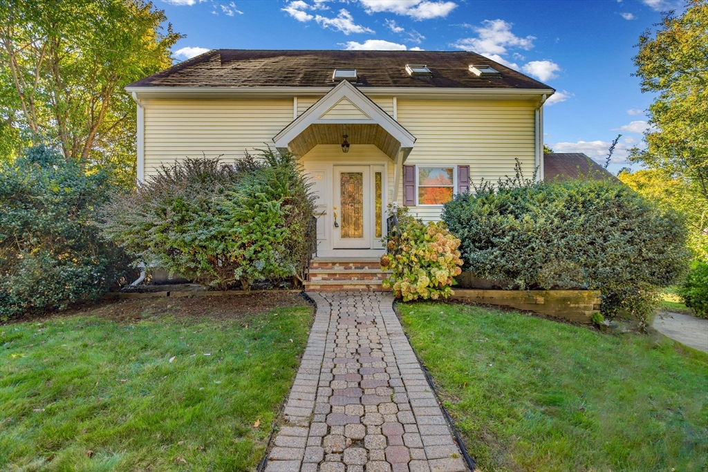 56 Country Ln