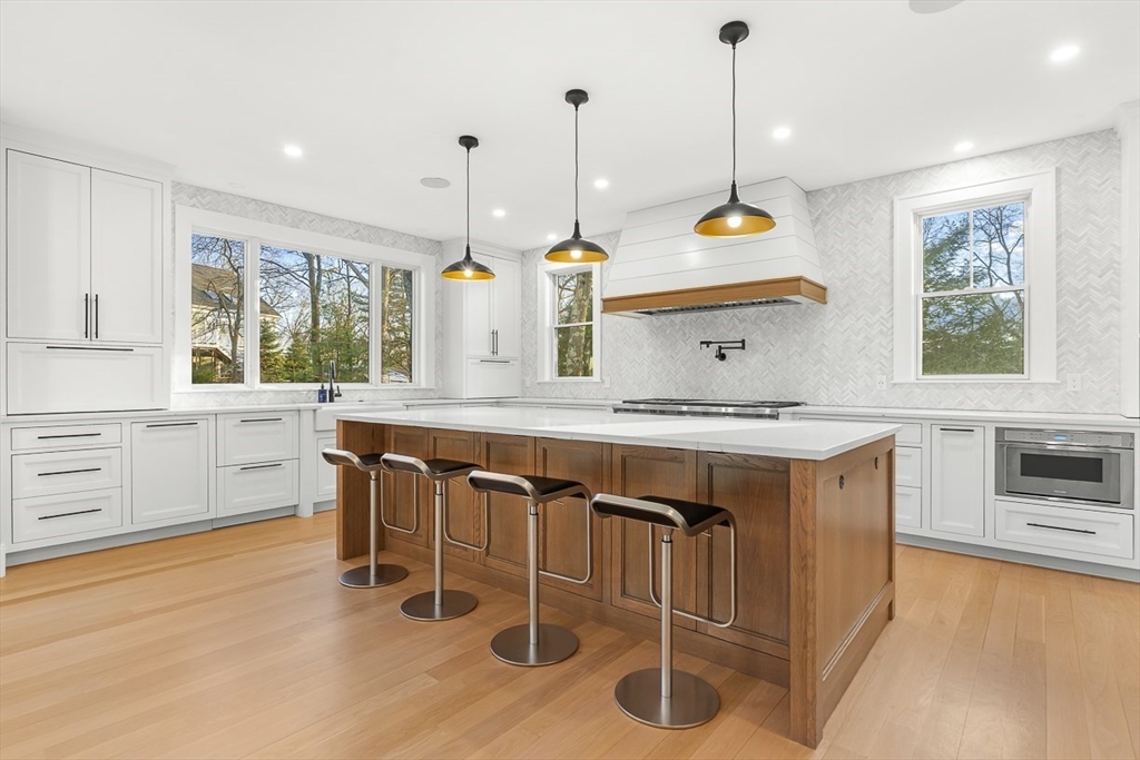 5 Skyview Rd, Lexington, MA Photo #4