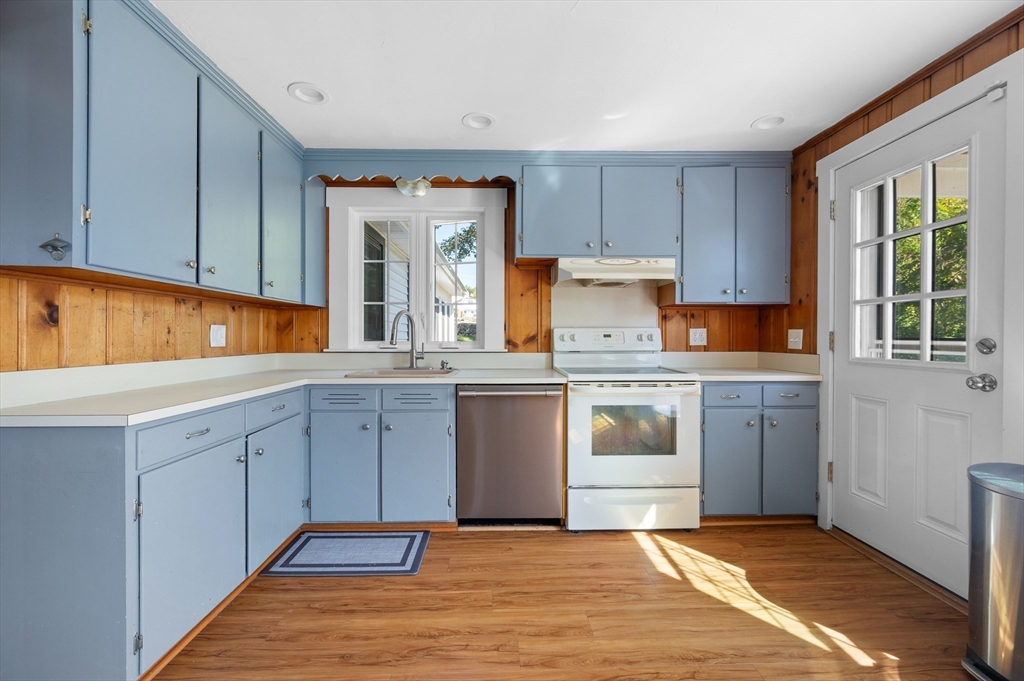 30 Whitney St