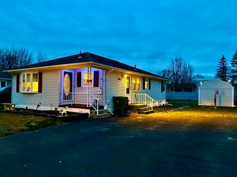 30 Catherine St Chicopee MA 01013