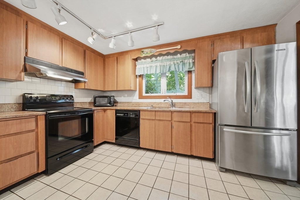 34 Cornell Rd, Danvers, MA, 34 Cornell Rd, Danvers, MA Photo #12