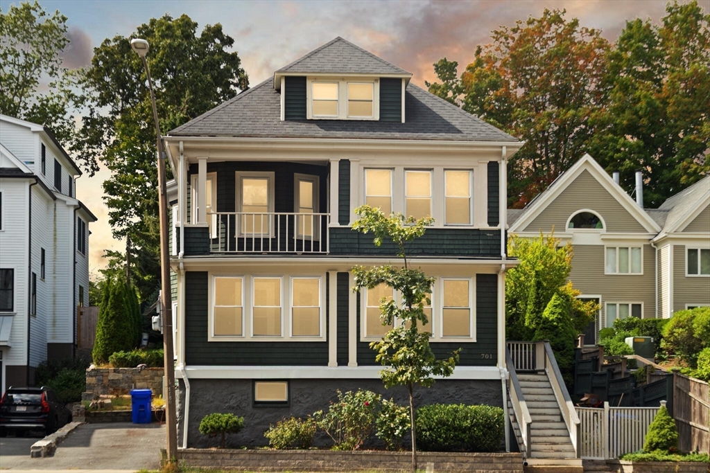 701 Hammond St 2