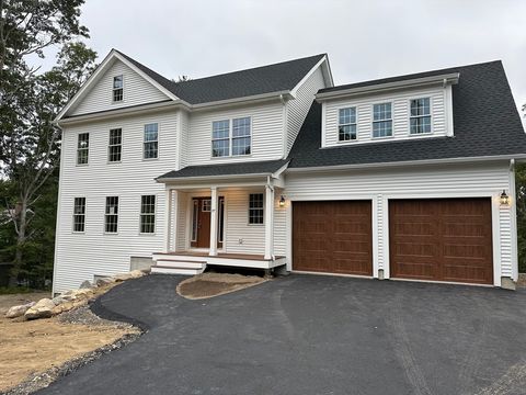 77 Pembroke St Kingston MA 02364