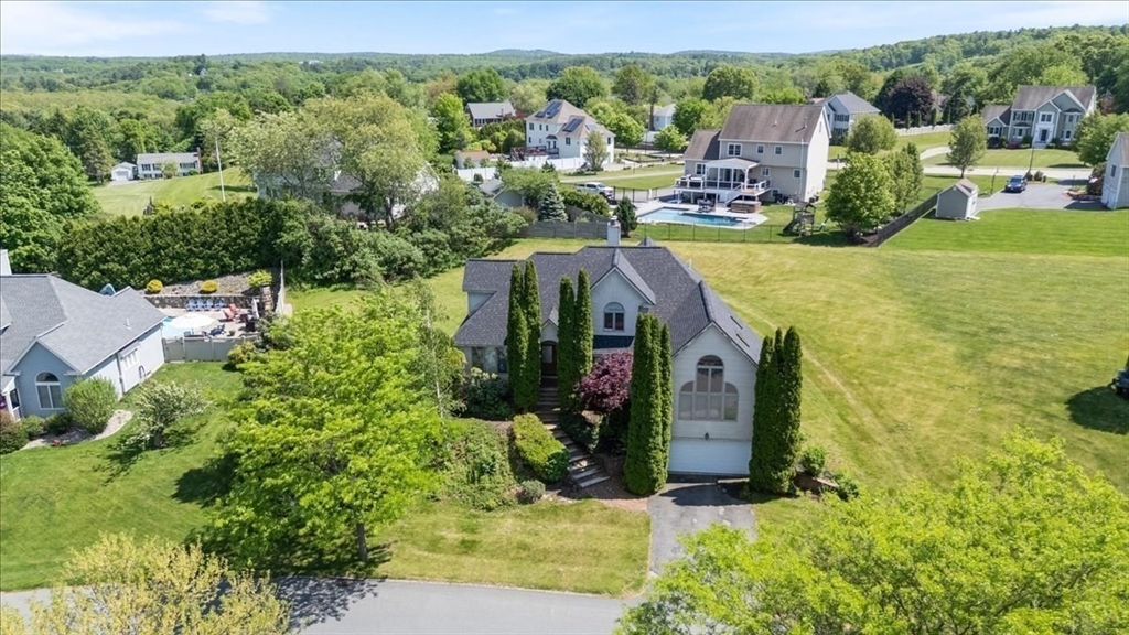 10 Valleyview Farm Rd