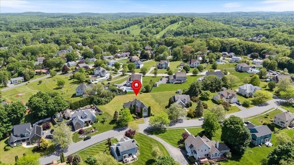 10 Valleyview Farm Rd