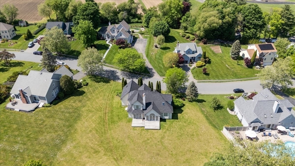 10 Valleyview Farm Rd
