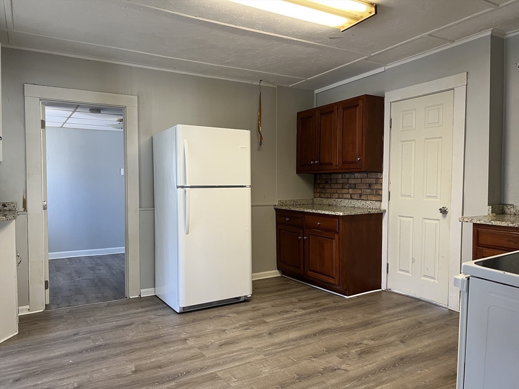 28 Maple St