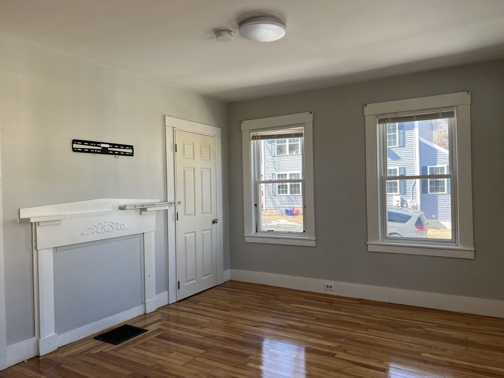 28 Maple St