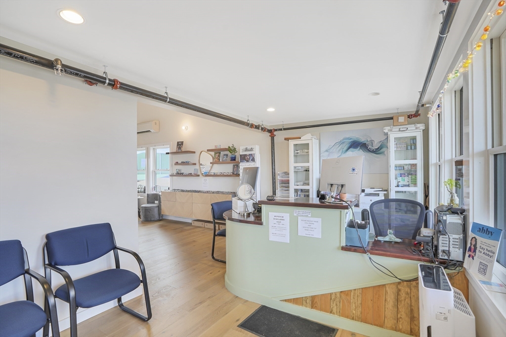 79 Beach Rd 30