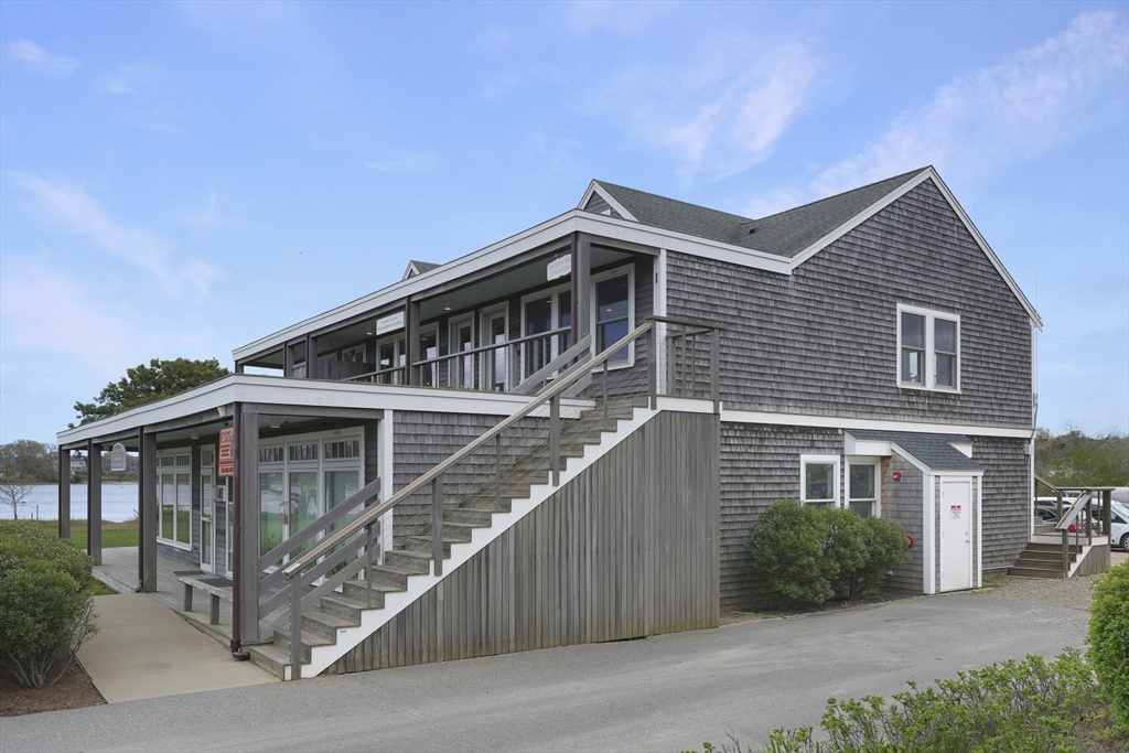 79 Beach Rd 30
