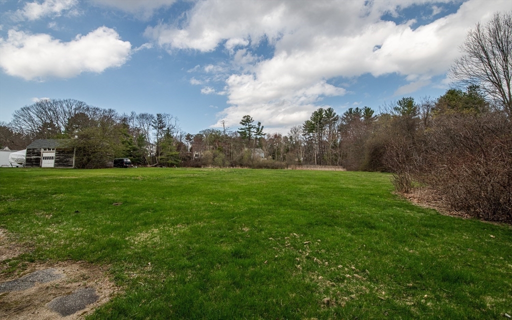 North Andover, Massachusetts 01845, United States, 3 Bedrooms Bedrooms, ,3 BathroomsBathrooms,Residential,Pending,117839