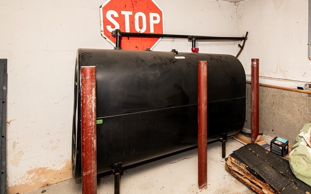 North Andover, Massachusetts 01845, United States, 3 Bedrooms Bedrooms, ,3 BathroomsBathrooms,Residential,Pending,117839