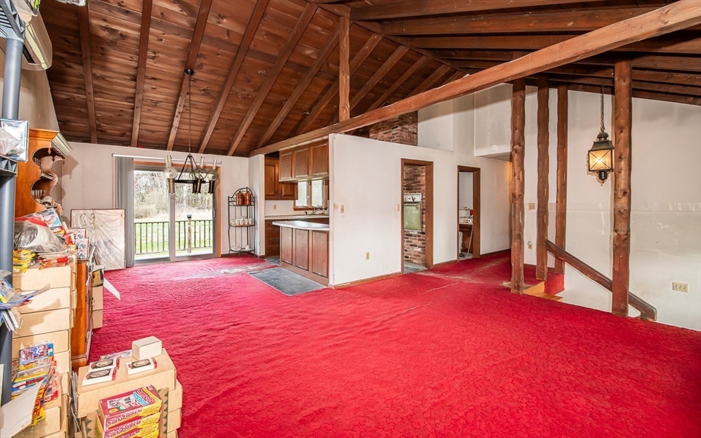 North Andover, Massachusetts 01845, United States, 3 Bedrooms Bedrooms, ,3 BathroomsBathrooms,Residential,Pending,117839