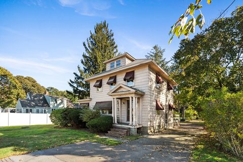 Photo of 807 Salem St, Lynnfield, MA 01940 (MLS # 73440696)