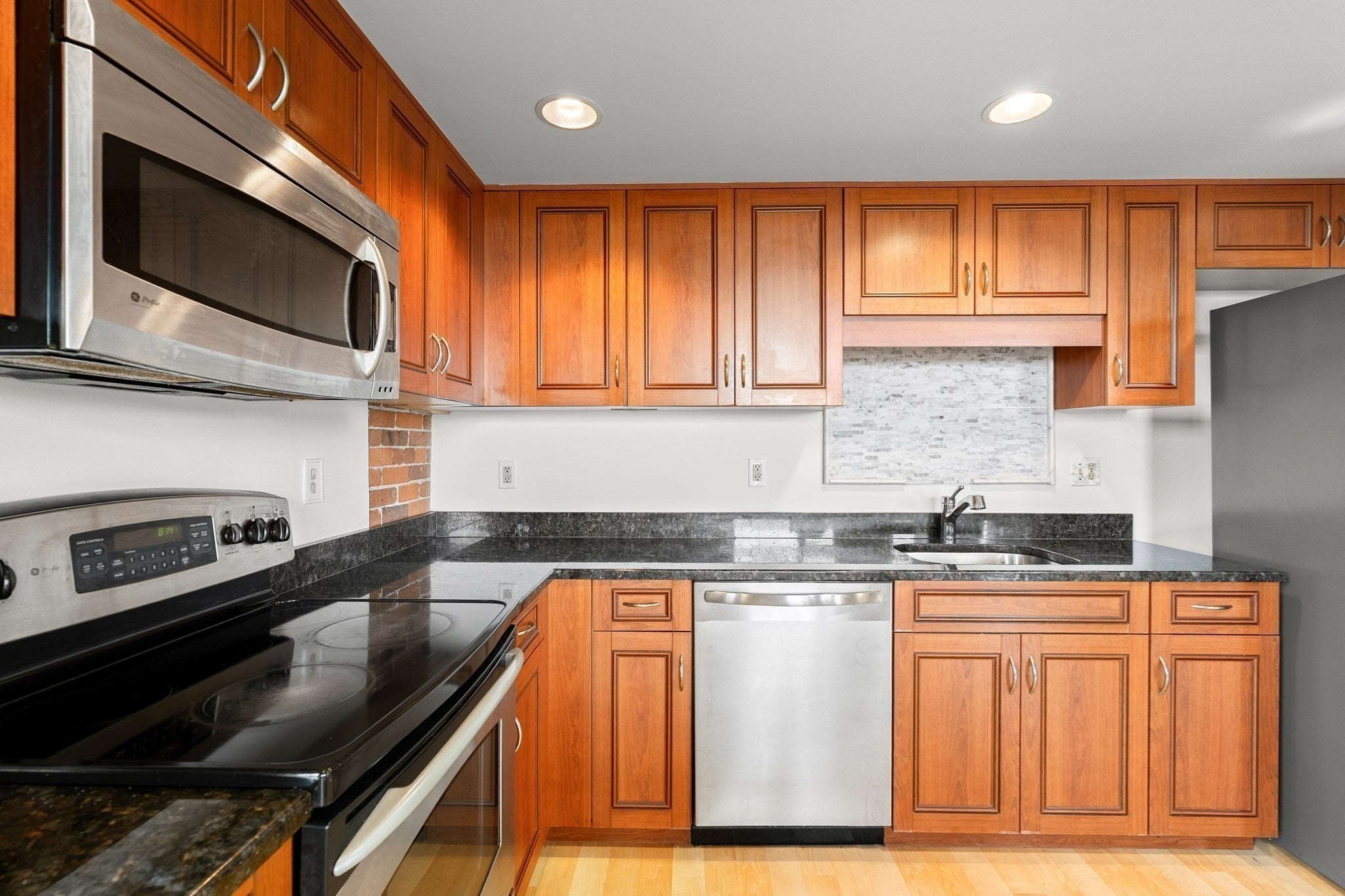 147 Centre Street #301, Brockton, MA, 147 Centre Street #301, Brockton, MA Photo #16