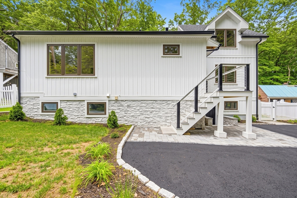 6 Amherst Rd