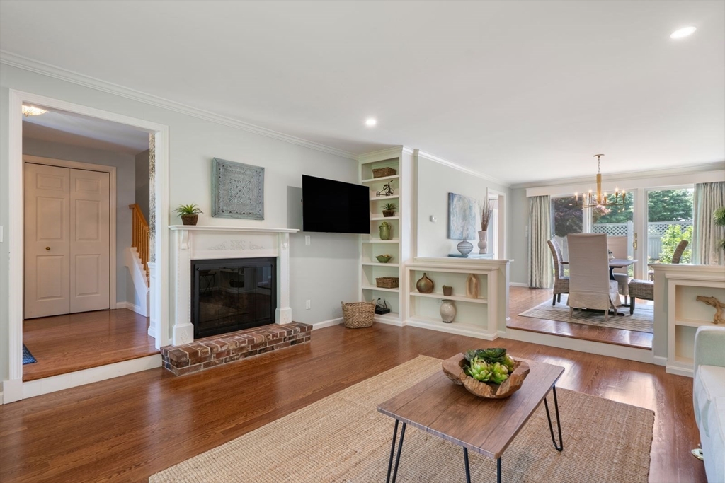 22 Floret Circle 22