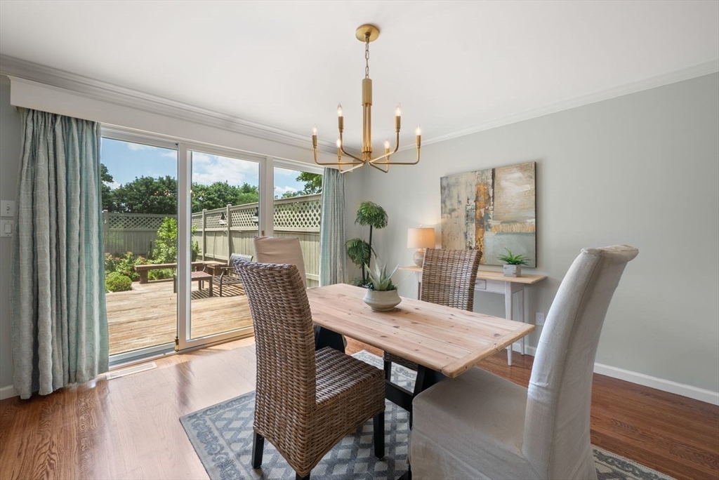 22 Floret Circle 22