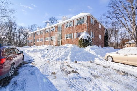 60 Edgelawn 1 North Andover MA 01845