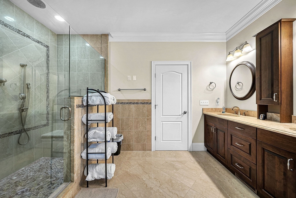 Norfolk, Massachusetts 02056, United States, 4 Bedrooms Bedrooms, ,6 BathroomsBathrooms,Residential,Active,167490