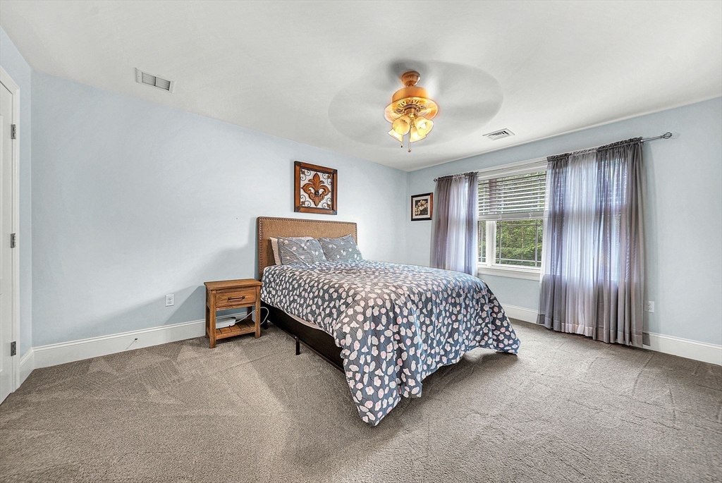 Norfolk, Massachusetts 02056, United States, 4 Bedrooms Bedrooms, ,6 BathroomsBathrooms,Residential,Active,167490