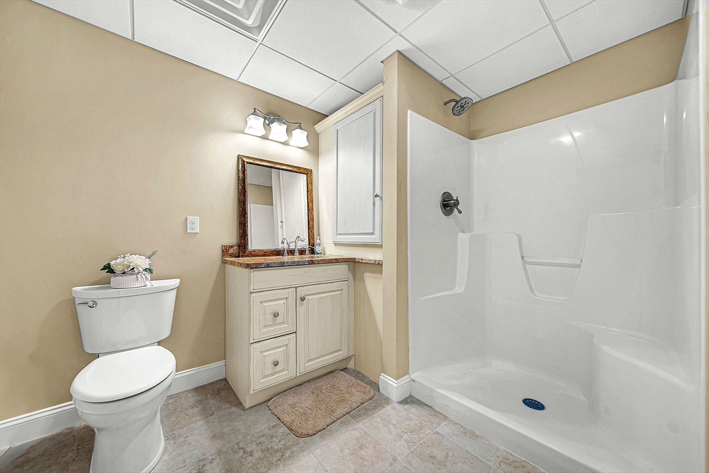 Norfolk, Massachusetts 02056, United States, 4 Bedrooms Bedrooms, ,6 BathroomsBathrooms,Residential,Active,167490