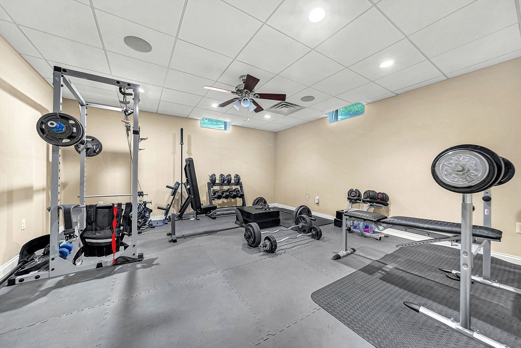 Norfolk, Massachusetts 02056, United States, 4 Bedrooms Bedrooms, ,6 BathroomsBathrooms,Residential,Active,167490