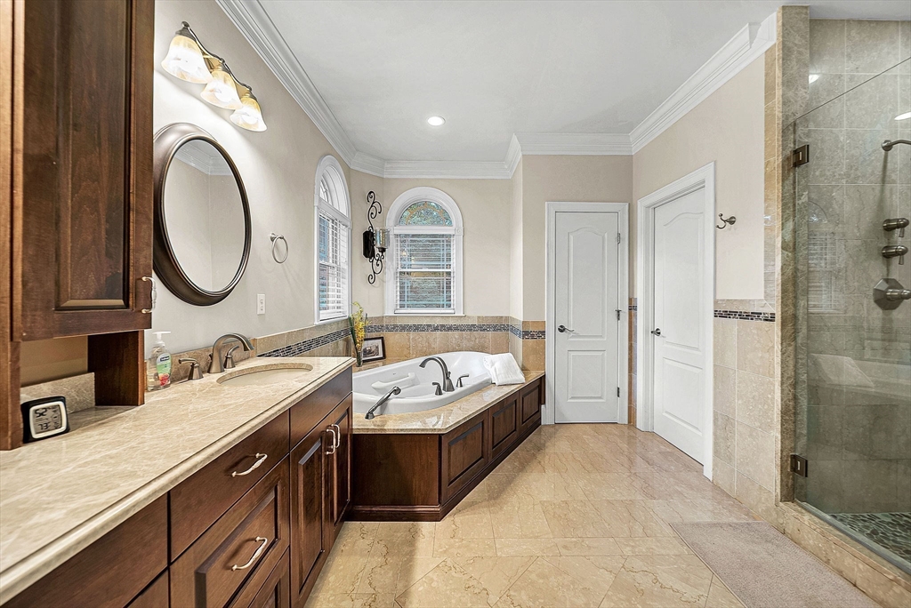 Norfolk, Massachusetts 02056, United States, 4 Bedrooms Bedrooms, ,6 BathroomsBathrooms,Residential,Active,167490