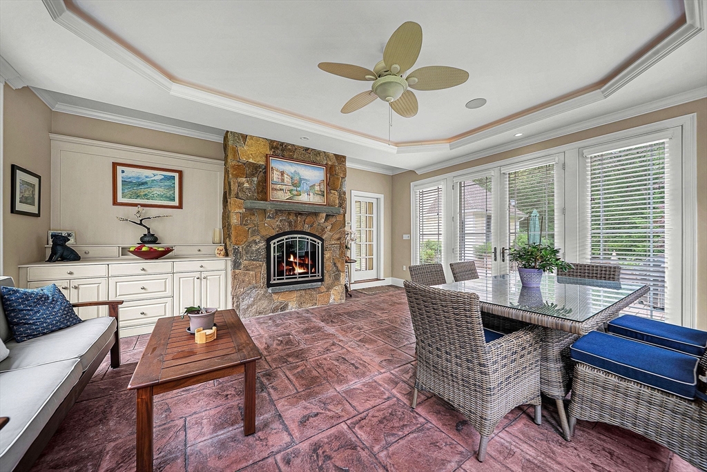 Norfolk, Massachusetts 02056, United States, 4 Bedrooms Bedrooms, ,6 BathroomsBathrooms,Residential,Active,167490