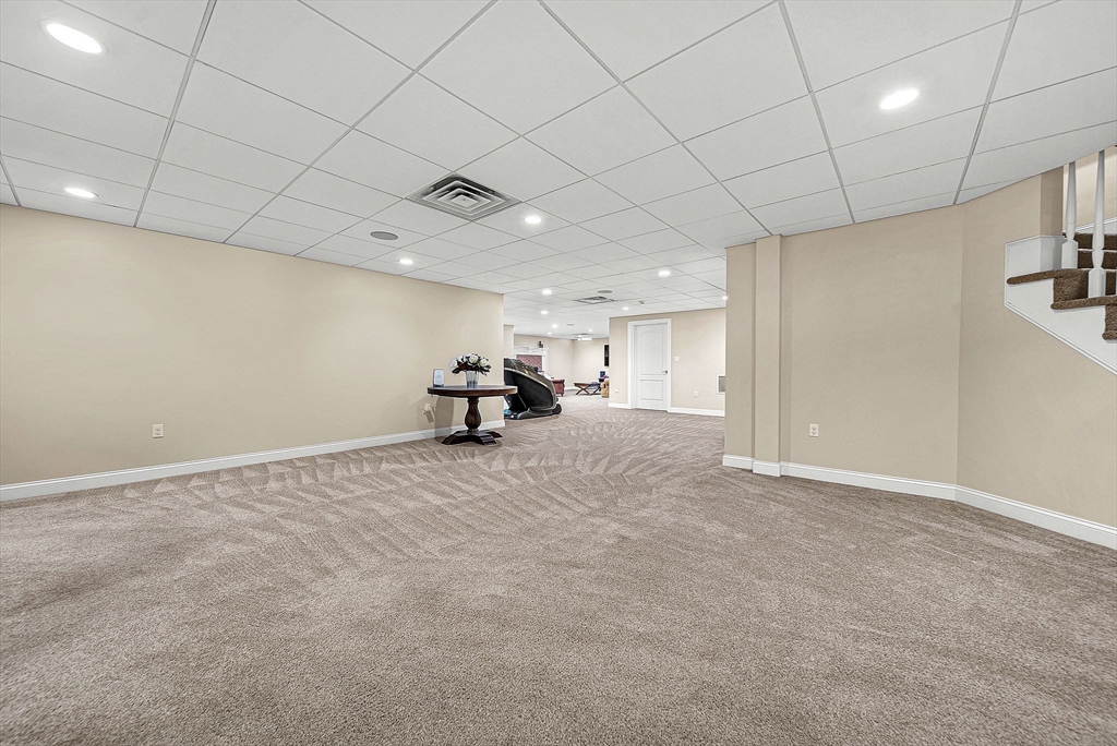 Norfolk, Massachusetts 02056, United States, 4 Bedrooms Bedrooms, ,6 BathroomsBathrooms,Residential,Active,167490