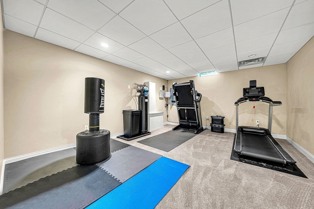 Norfolk, Massachusetts 02056, United States, 4 Bedrooms Bedrooms, ,6 BathroomsBathrooms,Residential,Active,167490