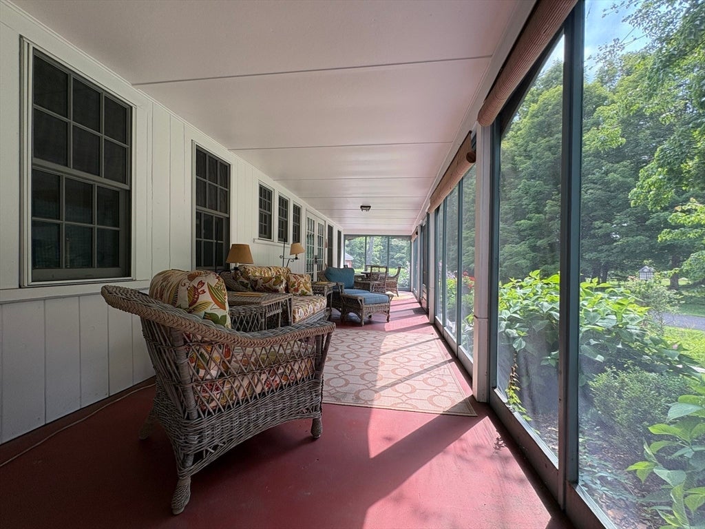 11 Green River Road