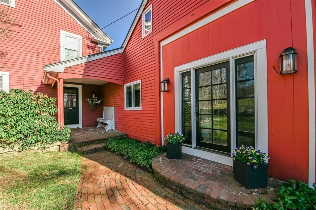 436 High St