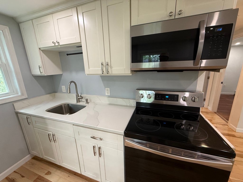 685 Moraine St, Marshfield, MA Photo #11